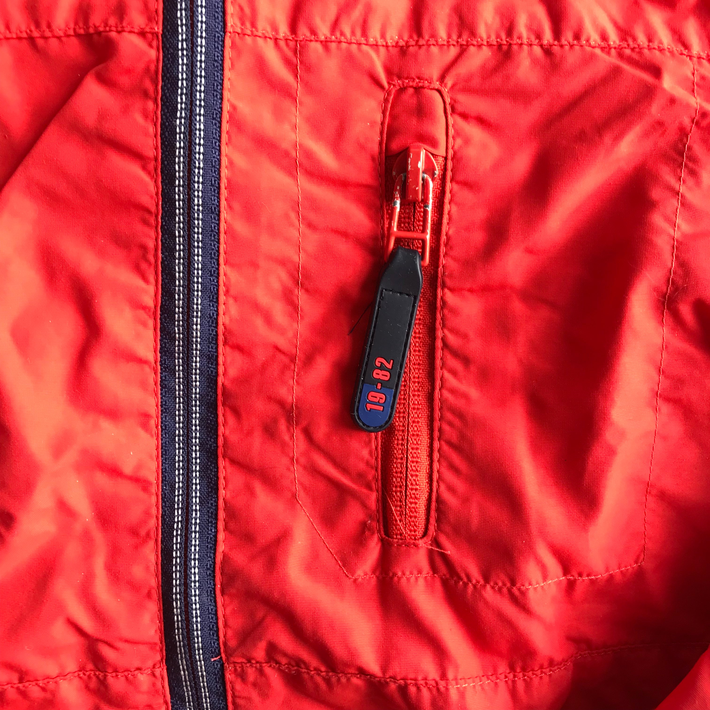 Light red outlet jacket