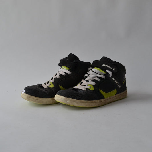 Trainers - Airwalk High tops - Shoe Size 4