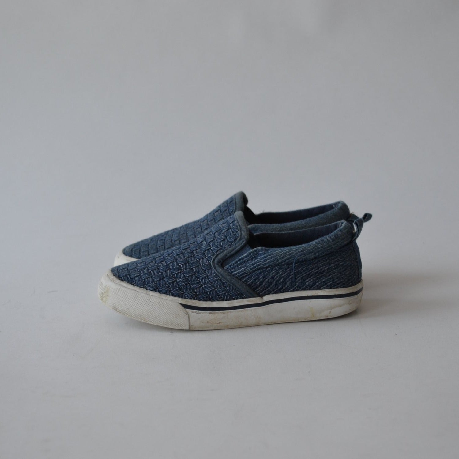 Denim plimsolls 2025