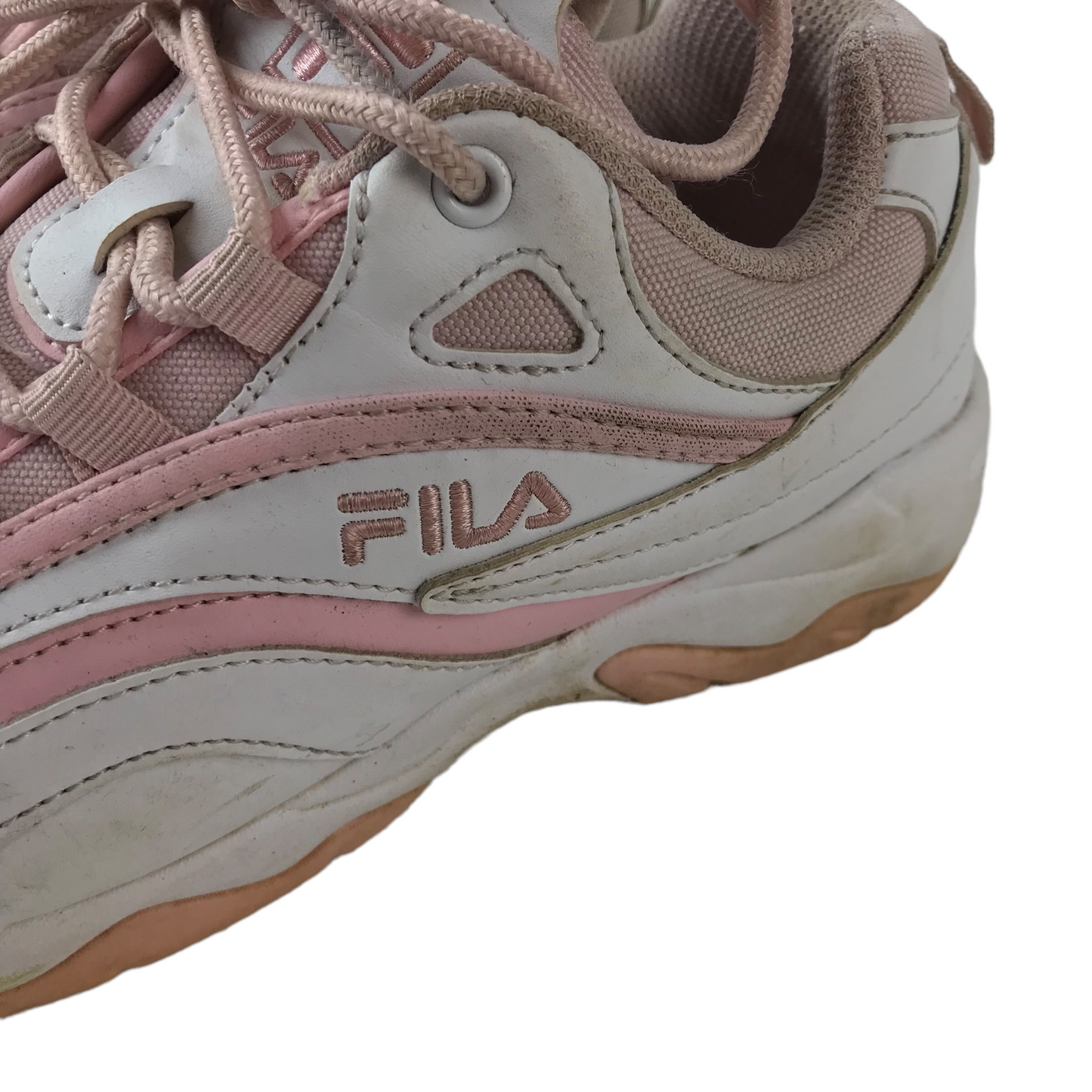 Light pink 2024 fila shoes