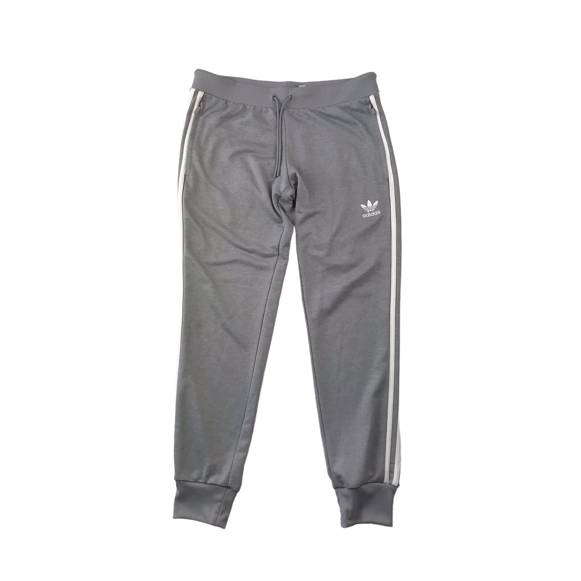 Size adidas track sales pants